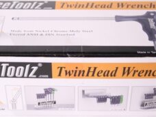 Inbussleutelset IceToolz 7M85 "Twin Head" met opbergstandaard