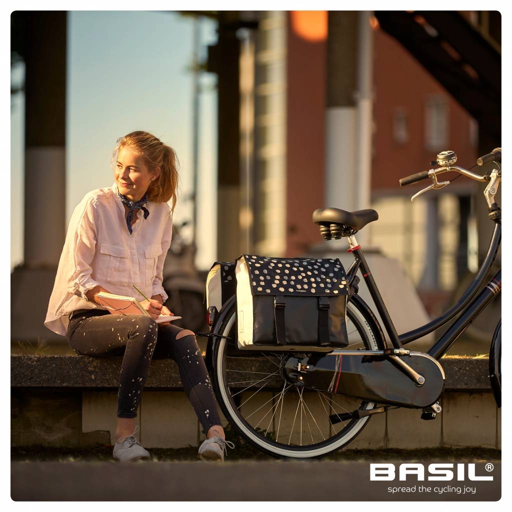 Dubbele fietstas Basil Urban Load 48-53 liter 41 x 18 x 46 cm - zwart met reflecterende stippen - Afbeelding 3