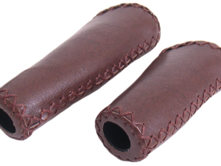 Ensemble de poignées Edge en similicuir - Marron foncé mat - 135/92 mm (Emballage atelier)