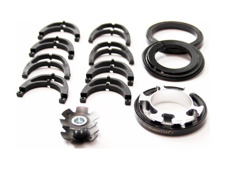 Cortina 2x housing open clip 4/5mm nylon zwart