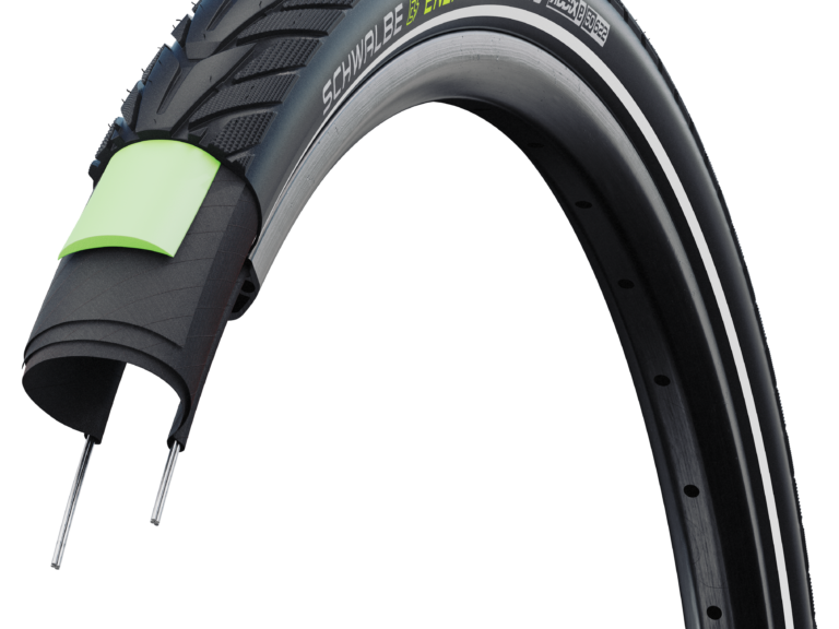 Buitenband Schwalbe Energizer Plus GreenGuard 28 x 2.15" / 55-622 mm - zwart met reflectie