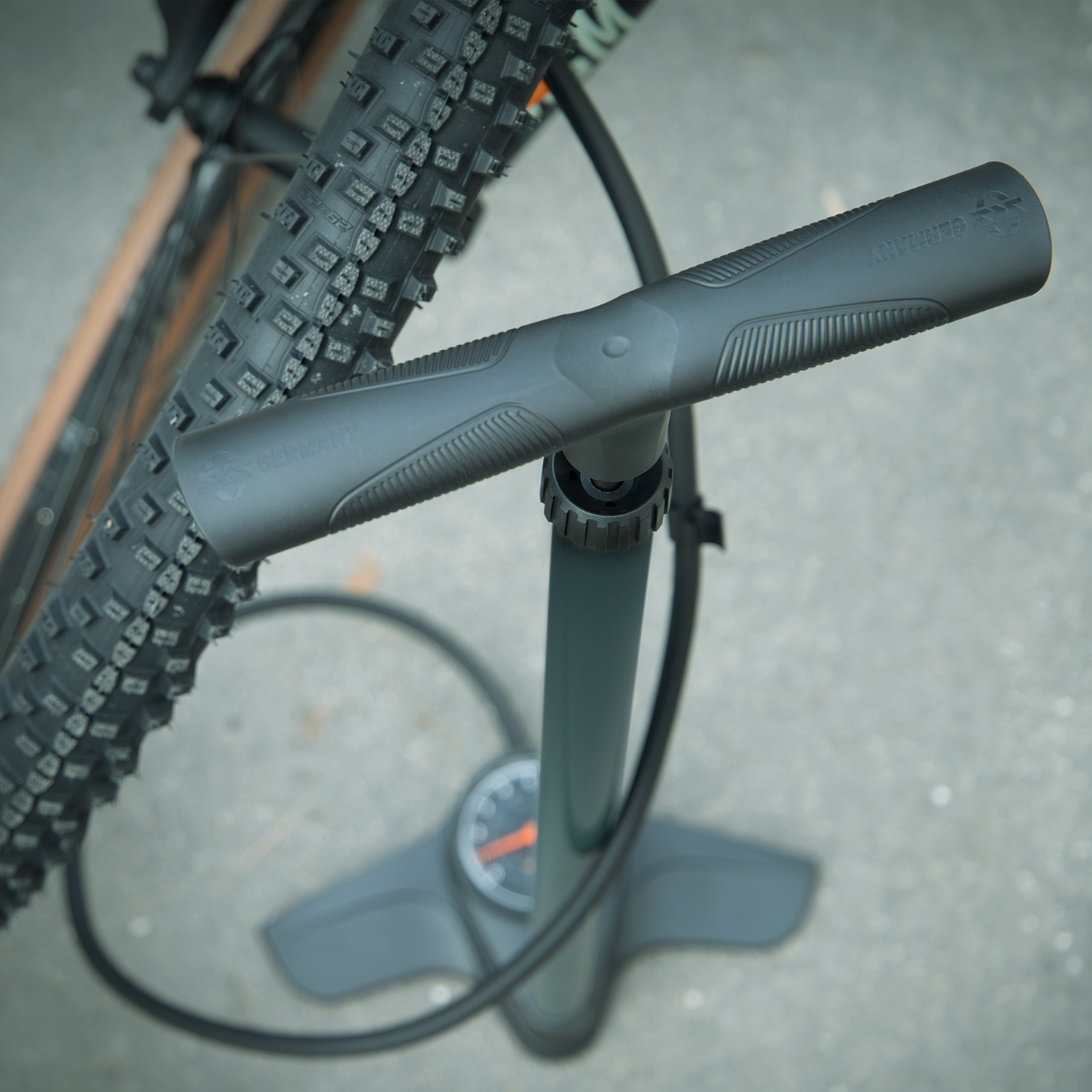 Vloerpomp SKS Airlite 10.0, 10 bar - zwart/oranje - Afbeelding 8