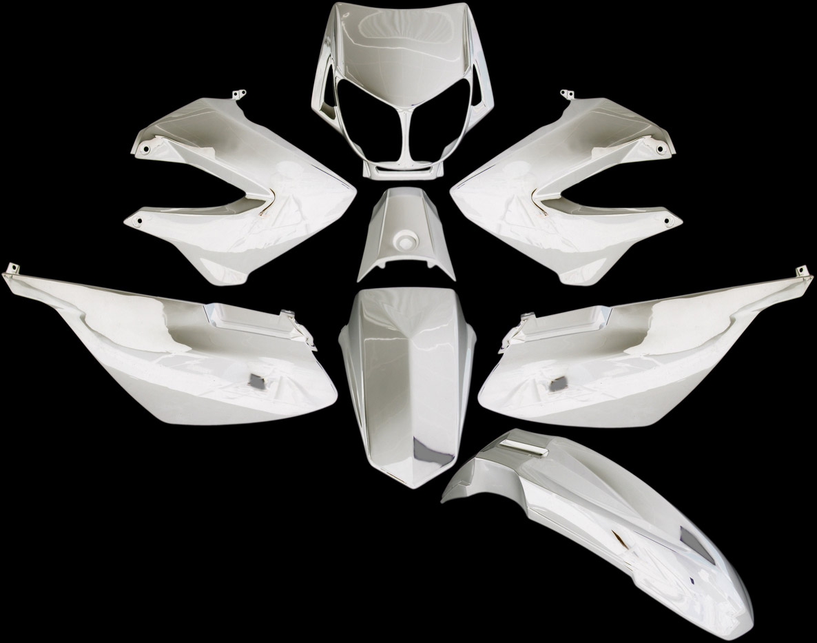 Plaatset 8-delig Edge voor Derbi Senda DRD/ Xtreme/ X-Race tot bouwjaar 2010 - wit