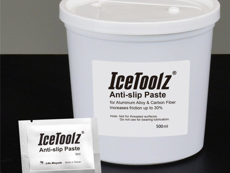 Anti-slip pasta IceToolz 240C146 (carbon fiber) - 500 ml