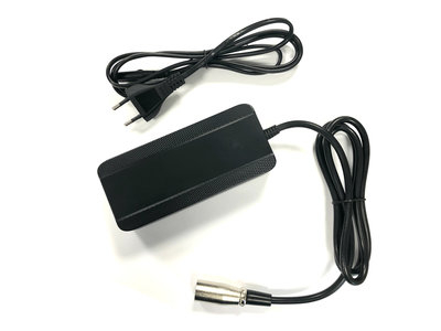 Acculader XLR 3-pins Neutrik 36 Volt / 2 Ah