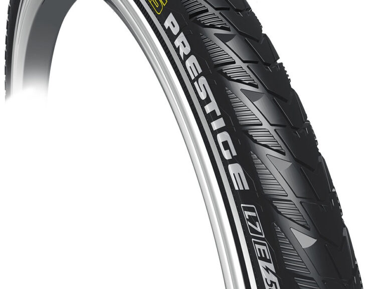 Buitenband CST Tournée Prestige 28 x 1.50" / 40-622 mm - zwart met reflectie