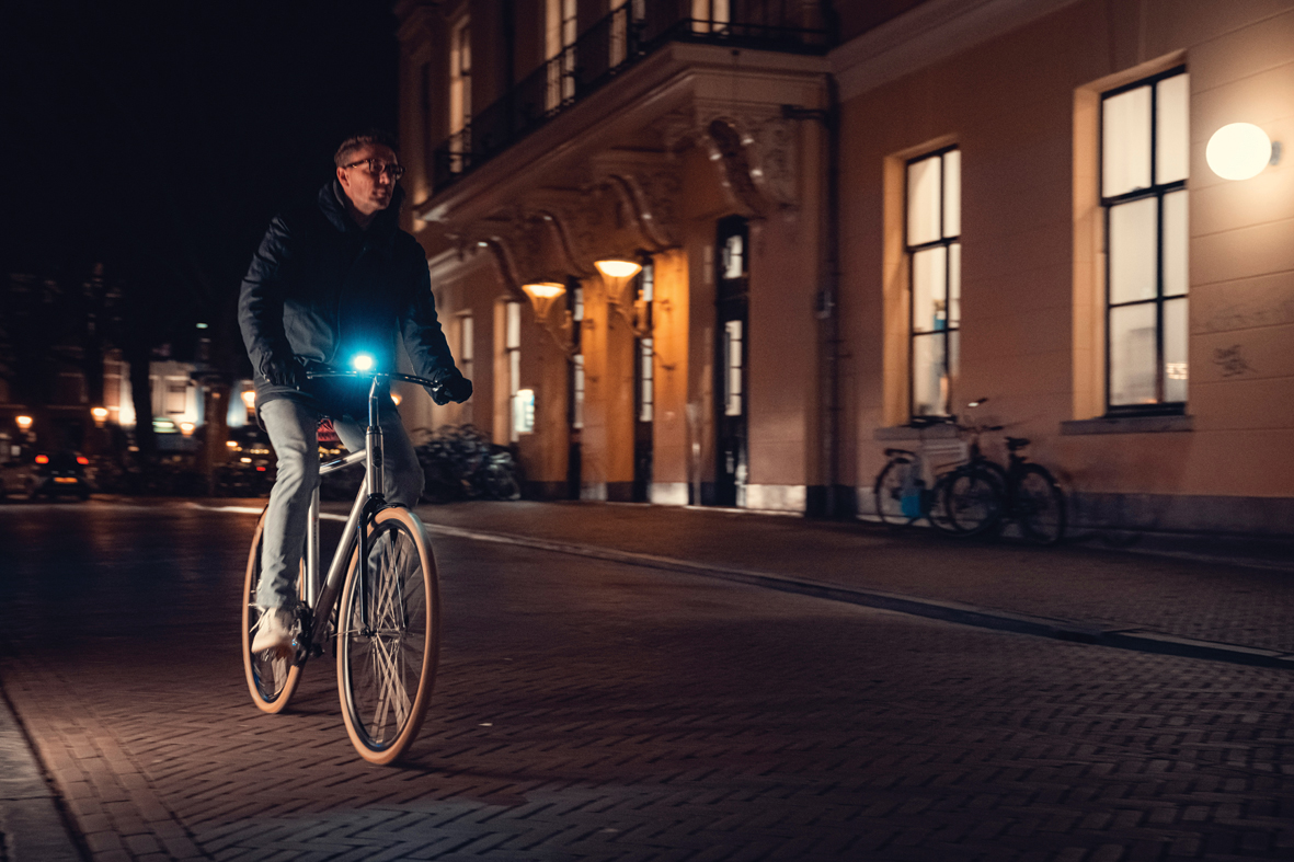 Verlichtingsset Axa Dwn Set 50 Lux USB-C oplaadbaar - Afbeelding 3