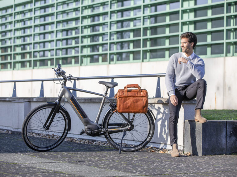 Fietstas New Looxs Cali 17 liter 40 x 15 x 31 cm - gemaakt van luxe leder - cognac