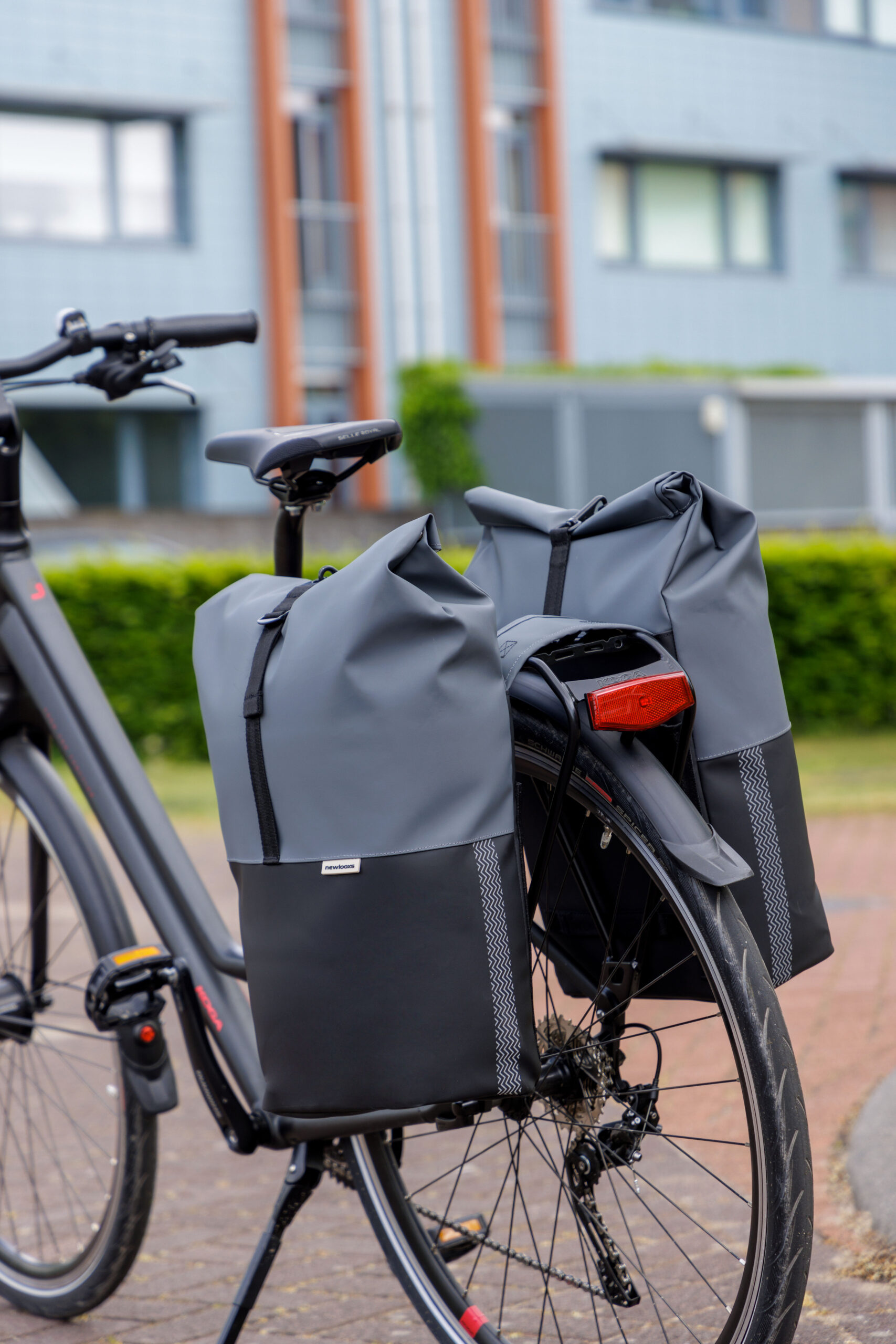 Dubbele fietstas New Looxs Nyborg 34 liter - 30 x 17 x 37cm (x2) - donkergrijs/zwart - Afbeelding 3