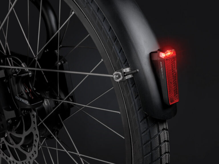 Spatbordachterlicht Axa NYX E6-12 Volt