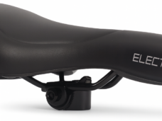 Fietszadel E-bike Edge Electra met handgreep en opbergruimte voor de Apple Air Tag - zwart