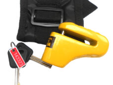 Geel schijfremslot 5,5mm universeel voor scooter en brommer met tasje