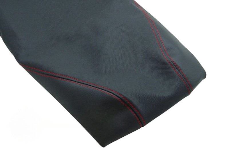 Sportline buddydek zwart met rood stiksel voor SYM Fiddle II vanaf 2010