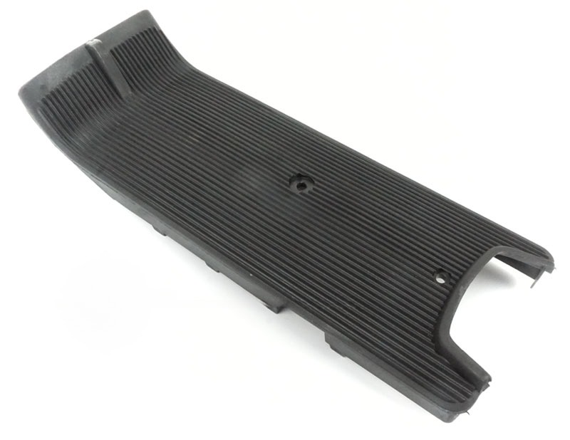 Zwarte geribbelde treeplank voor Piaggio Vespa Ciao en Ciao PX