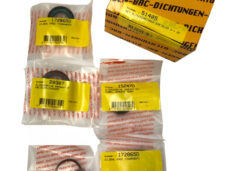 Kreidler Oliekeerringset 4 Versnellingen 4 V  Grand Prix  51405 17-28-6.5 Krukaskeering Links 17-28-6.5 Krukaskeerring Rechts 15-24-7 Hoofdas 20-30-7 Trapas Rechts 22x2 O-ring Trapas Links 15x1.6 O-ring Bracket 9.5x1.8 O-ring Schakeling