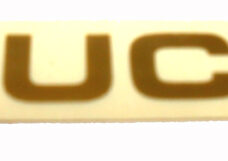 Goudkleurige Puch transfer sticker met klassiek Puch logo voor brommer