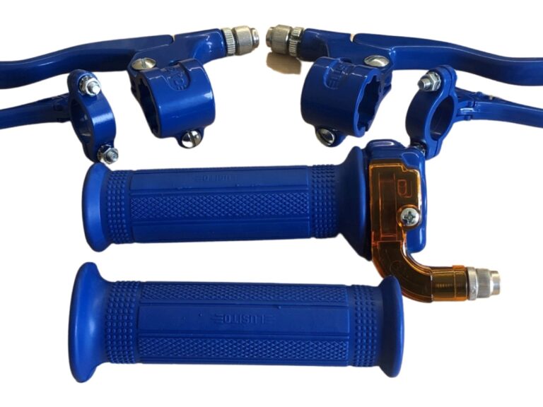 BROMFIETS KREIDLER PUCH MAXI UNIVERSEEL Complete hendelset blauw - Lusito remhevels / grepen - choke hendels en Targa snelgas haaks blauw handvatset compleet