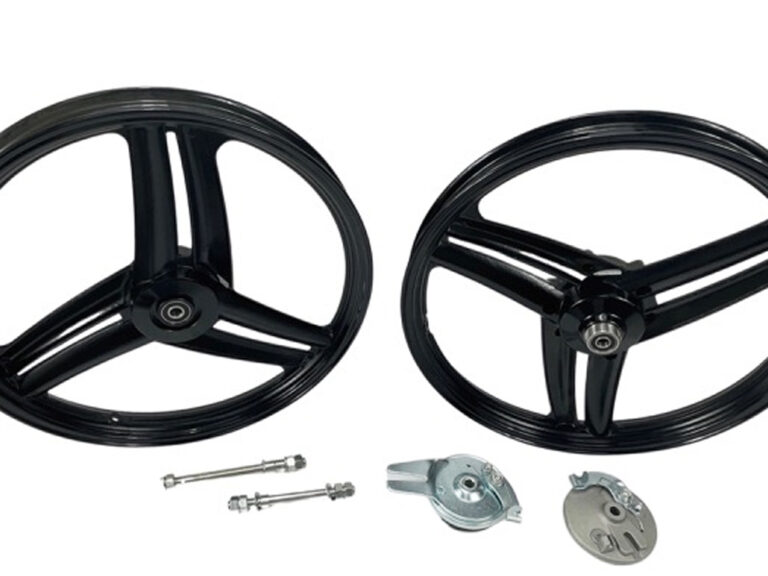 Conjunto de rodas Peugeot 103 - Puch MBK 17 polegadas completo Grimeca preto para Peugeot 103 MVL (pode ser adaptado para outras marcas) Puch MBK - Aro 17 x 1.6 incluindo eixos de 12 mm e placa de ancoragem. Conjunto de 6 rodas Razze Elica.