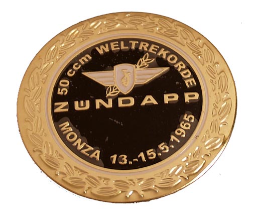 Embleem benzinetank rond zwart/goud — geschikt voor Zündapp Monza