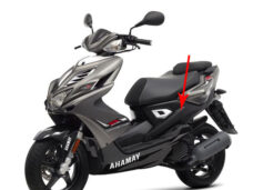 Original Yamaha Aerox center left side panel black 2013