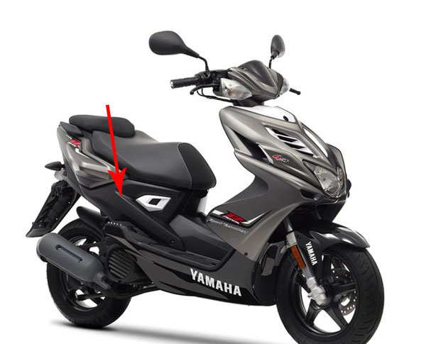 Zijscherm Yamaha origineel midden rechts zwart — geschikt voor Yamaha Aerox