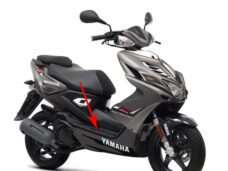 Pedana originale Yamaha Aerox 4 tempi OEM 1GBF748100