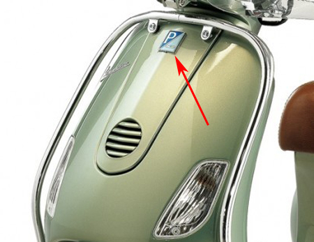 Piaggio origineel logo klik voorscherm chroom blauw Vespa OEM 576464