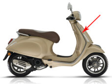 Sierstrip Piaggio origineel beenschild — geschikt voor Piaggio Rechtsboven Antraciet Primavera