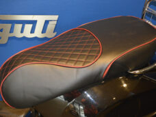 Buddydek Regia — geschikt voor Vespa Chesterfield Rode Bies Primavera