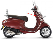 Beenschild Piaggio origineel rood — geschikt voor Piaggio Metallic 880