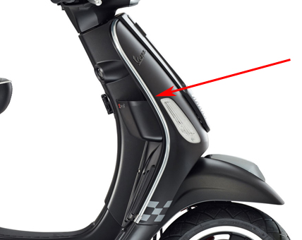 Sierstrip Piaggio origineel beenschild rechts chroom — geschikt voor Piaggio