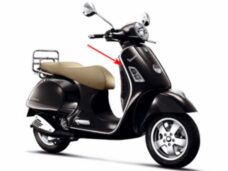 sierstrip Piaggio origineel beenschild <2018 rechts chroom gt 200cc