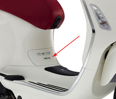 Klep Piaggio origineel bodyscherm wit — geschikt voor Piaggio Fusion 544 Primavera