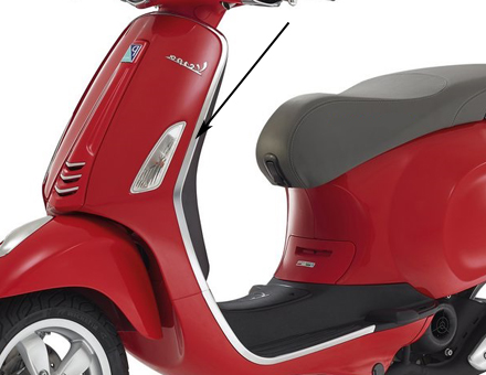 Sierstrip Piaggio origineel beenschild links chroom — geschikt voor Piaggio Primavera