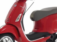 sierstrip Piaggio origineel beenschild links chroom primavera
