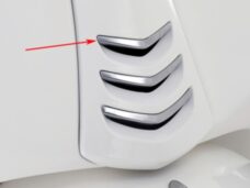 sierstrip Piaggio origineel voorscherm midden euro-2/4 boven chroom mat primavera