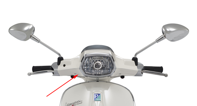 Stuurkap Piaggio origineel onder wit — geschikt voor Piaggio Monte 544 Sprint
