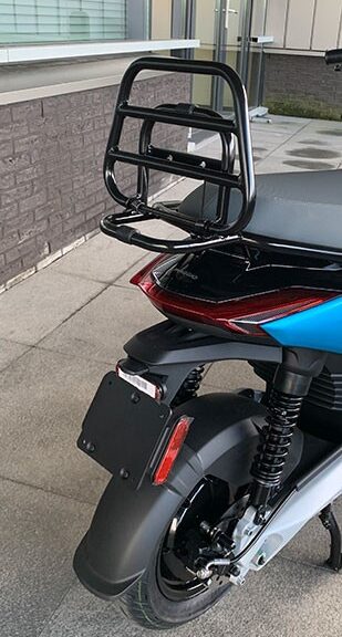 achterdrager Regia opklapbaar (made in EU) zwart hoogglans piaggio1 (one)