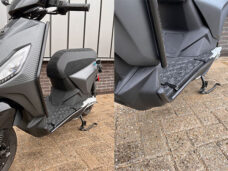 Sierbeugelset Regia voorschem+treeplank zwart hoogglans — geschikt voor Piaggio 1 One
