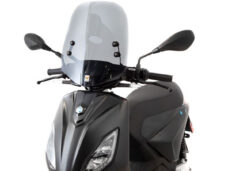 Windscherm isotta met bevestigingsset laag smoke — geschikt voor Piaggio 1+ One