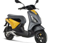 Piaggio 1 elektrische snorfiets mat grijs glans oranje 29Ah Sunshine Mix