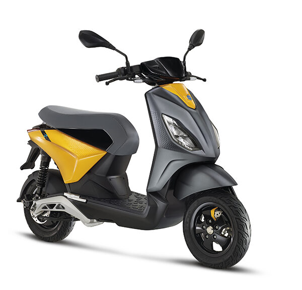 Scooter 25km electrisch 29Ah grijs/oranje — geschikt voor Piaggio 1 One