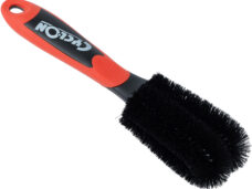 CyclOn two prong brush