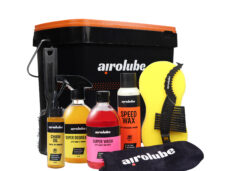 Airolube emmer Cleanest Bike Essentials Oil met inhoud 6l
