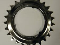 SA tandwiel 3/32 doorgezet 8V 25T